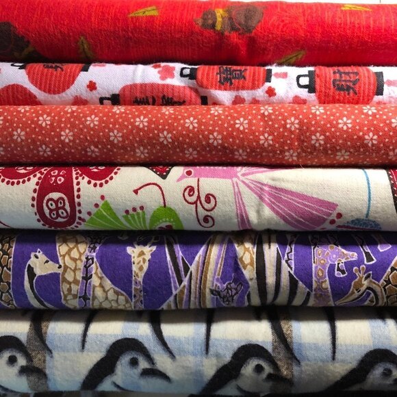 🛒 $25 5 yards Flannel Craft Quilting Fabric Animals Flowers Asian Lanterns - Picture 1 of 7